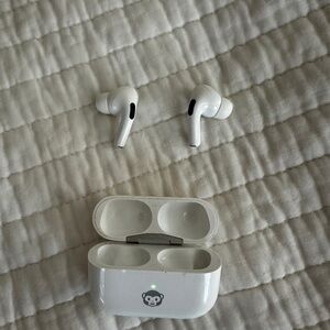 Apple Wireless Earbuds with Charging Case - White